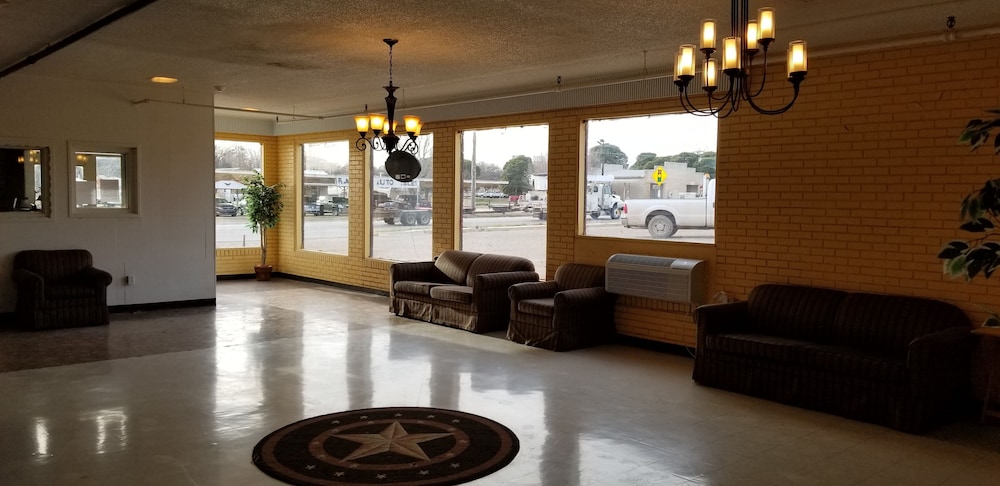 Americas Premier Inn 1/17