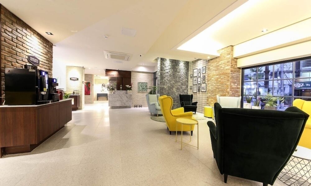 Brooks Hotel 39/50