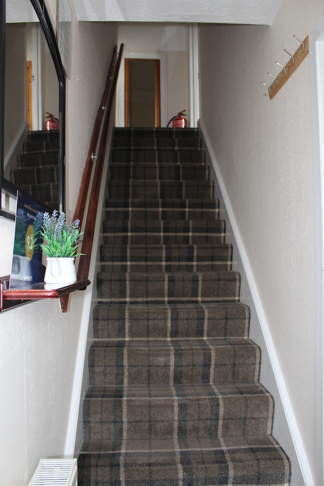Pitfaranne Guest House 5/50