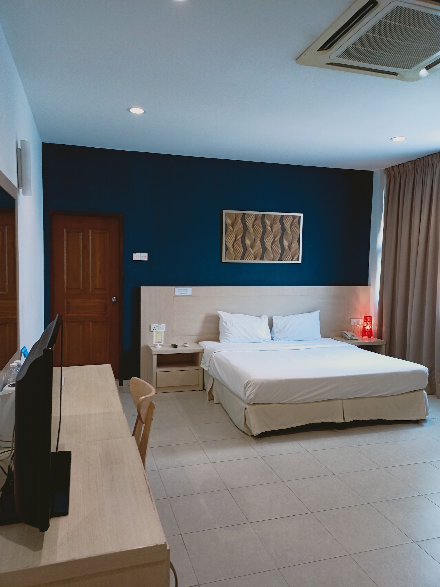 SUPERIOR, KING BED