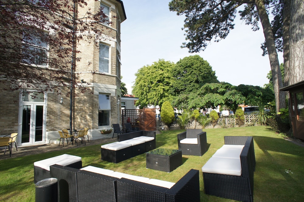 The Applewood Hotel 63/67
