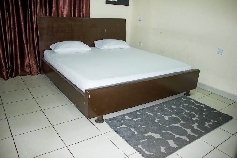 Sugarland Apartments Ikeja 4/18