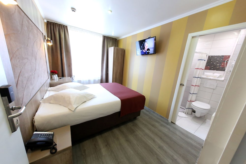 Hotel Phenix 27/74