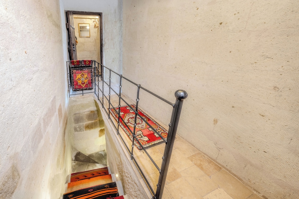 Cappa Via Cave Hotel 21/38