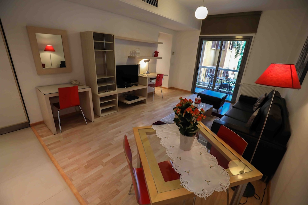 Sky Suites 27/61