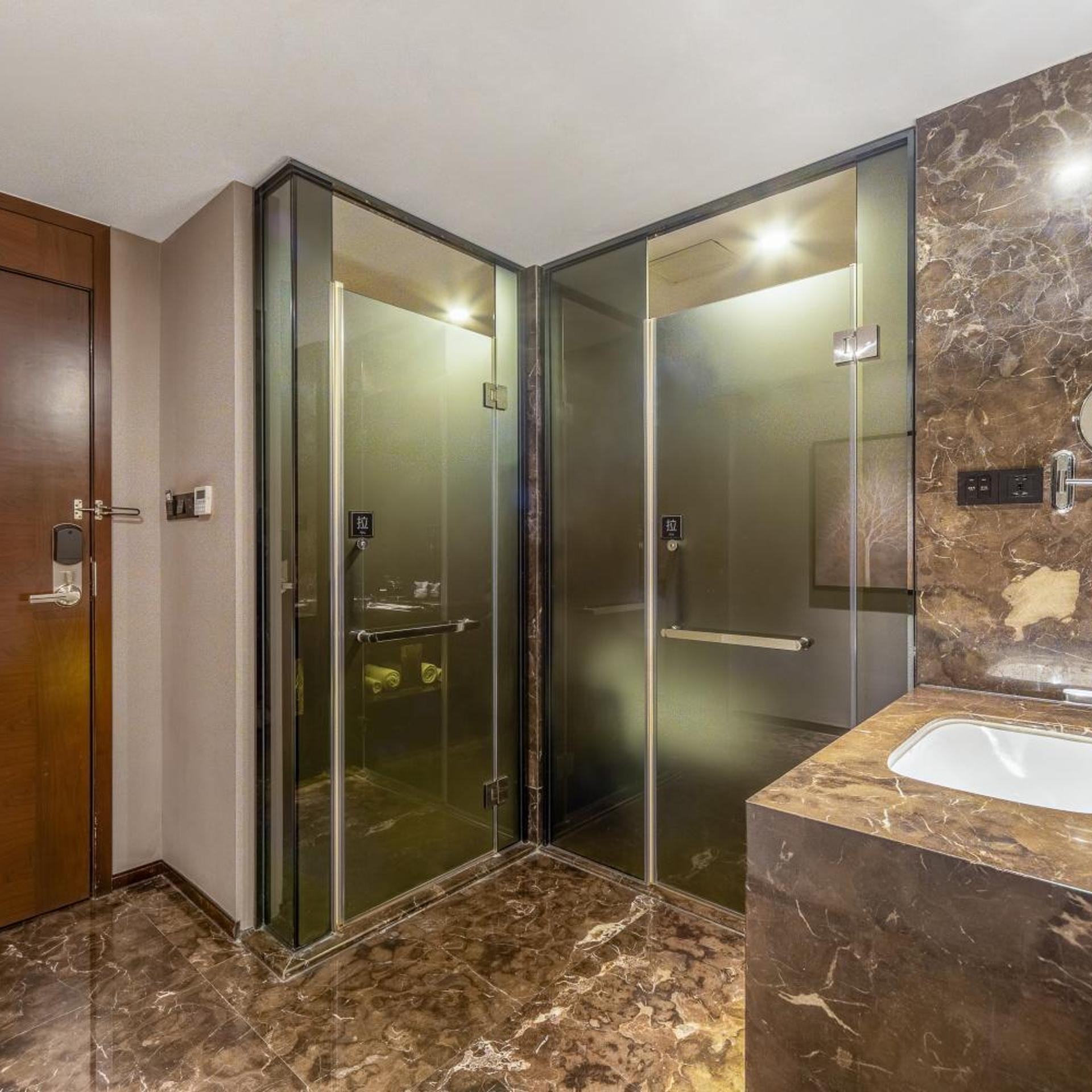 Zhonghao International Hotel 54/55