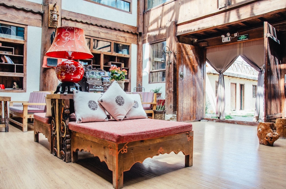E-Outfitting Boutique Hotel Shangri-La 6/66