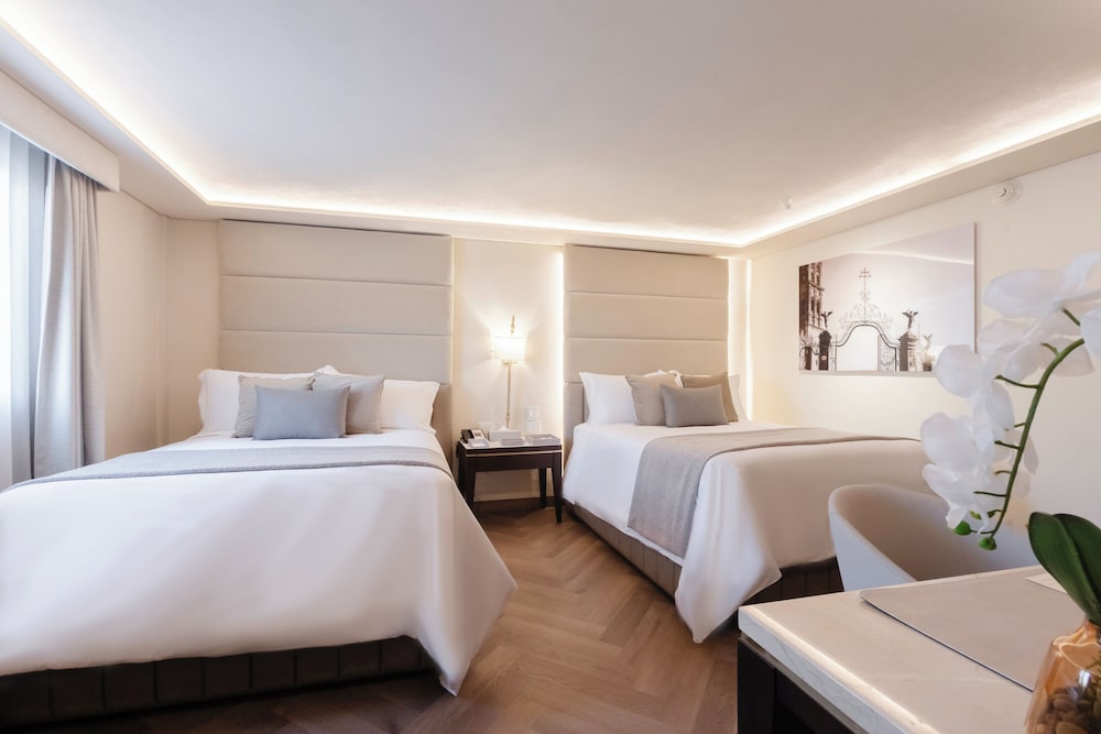 New Classic, 2 Queen Beds