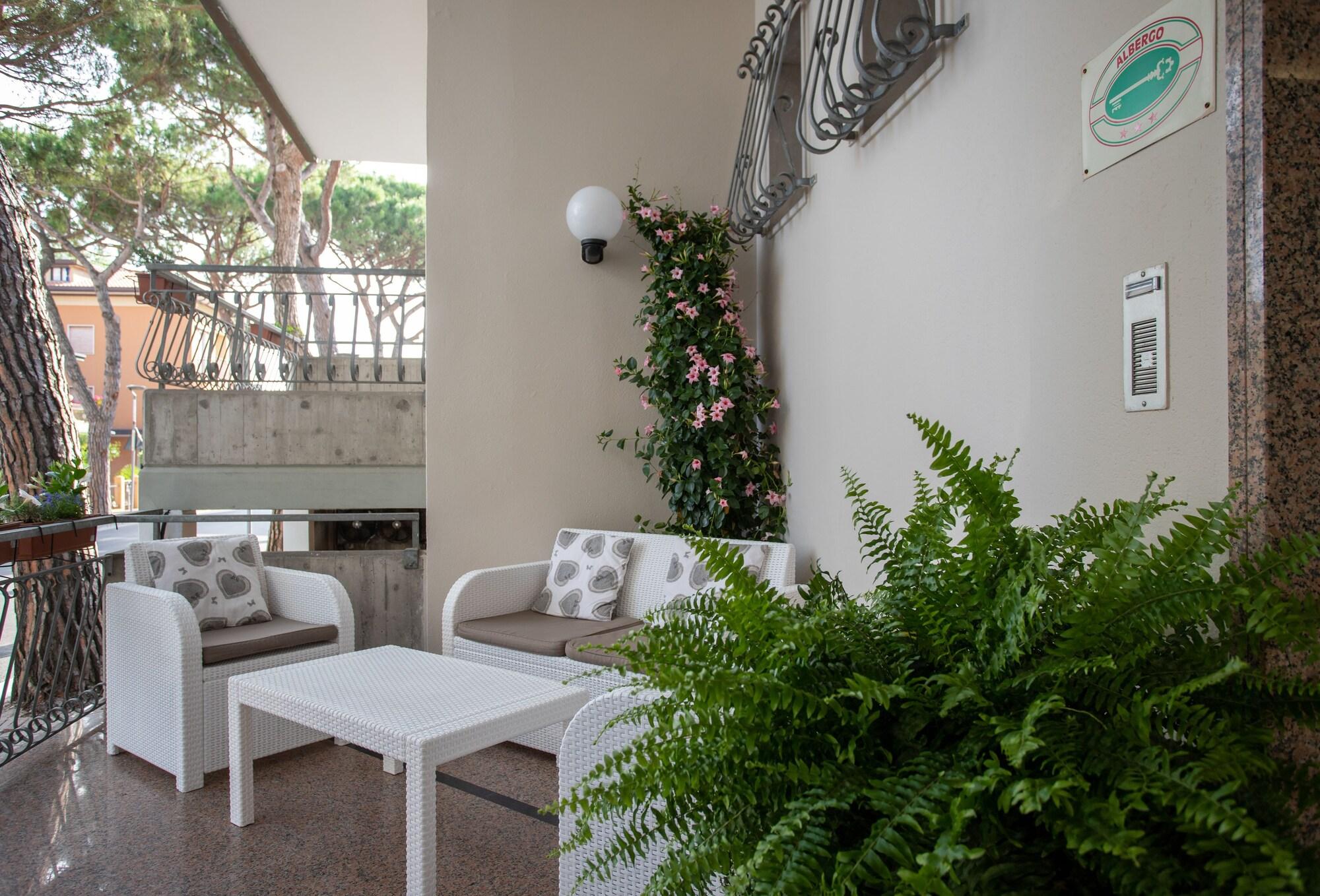 HOTEL VILLA EUGENIA 38/55