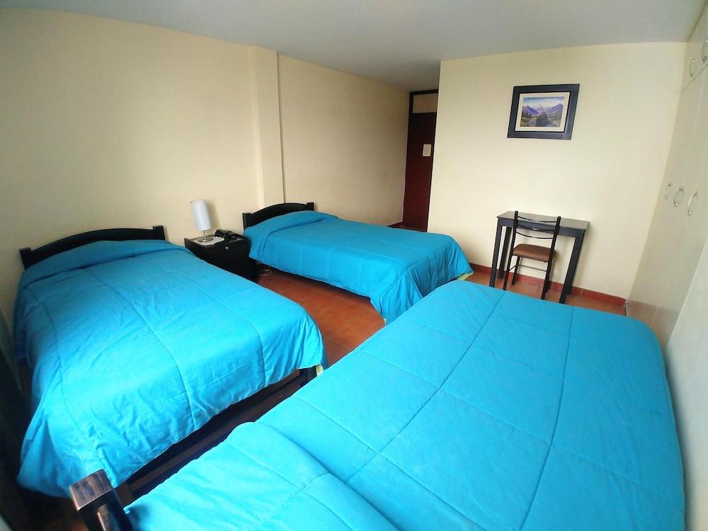 Casa Mores Inn 4/27