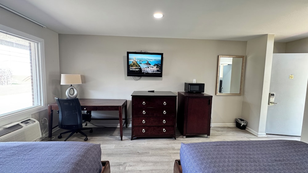Economy 7 Inn Hampton W Pembroke 45/64