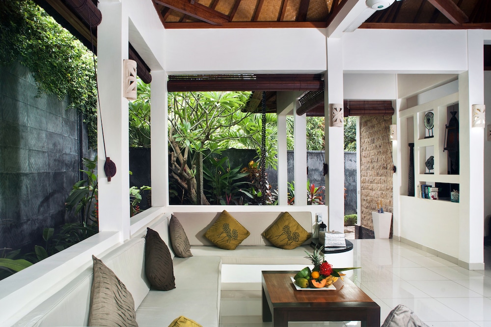 Villa Teman Lovina 3/35