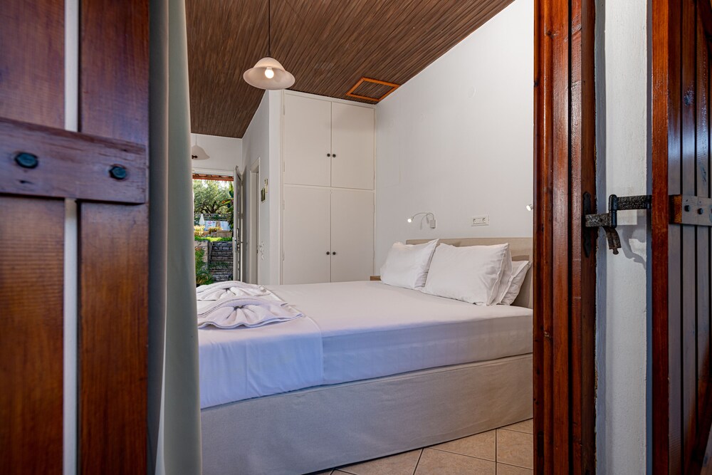 Ionian Aura Apartments 9/50