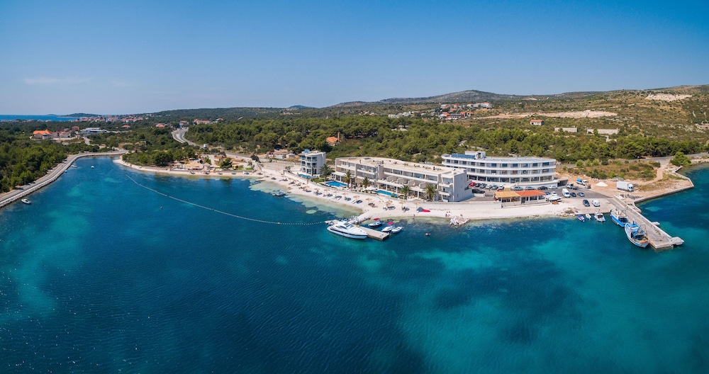 Hotel Perla 36/50