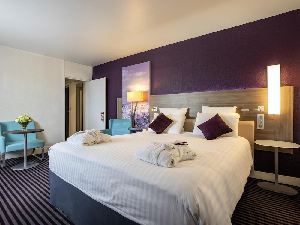 PRIVILEGE, DOUBLE BED