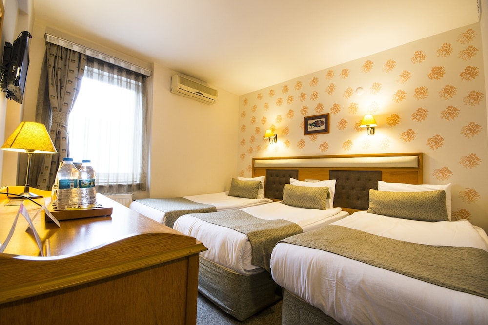 Canak Hotel 8/61
