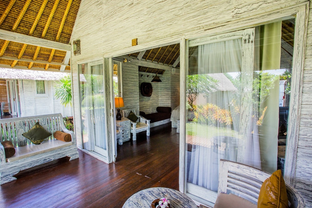Lembongan Bay Shore Huts 43/71
