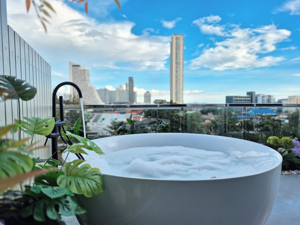 HT9 HOTEL 17/36
