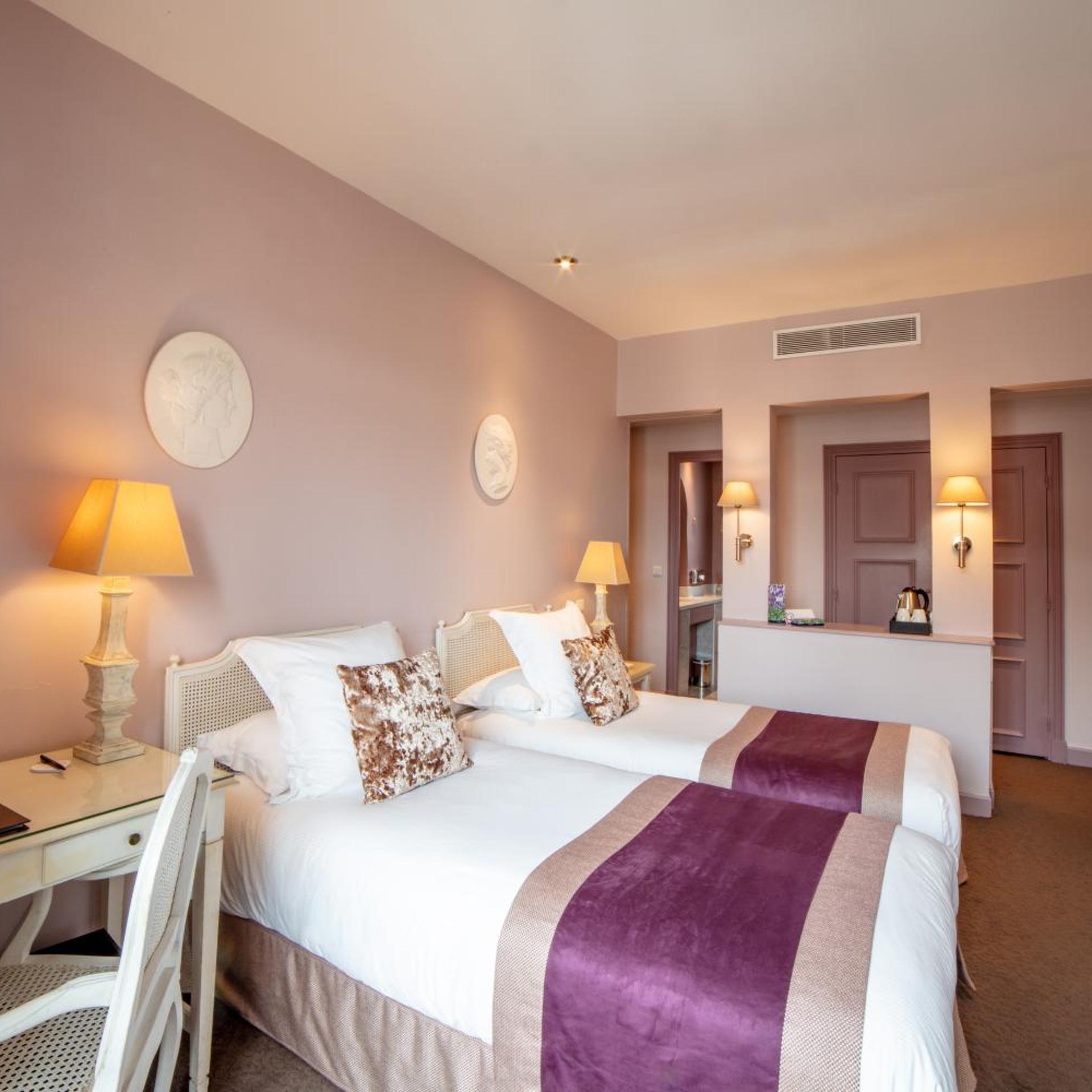Executive, Le Cavendish 3/9