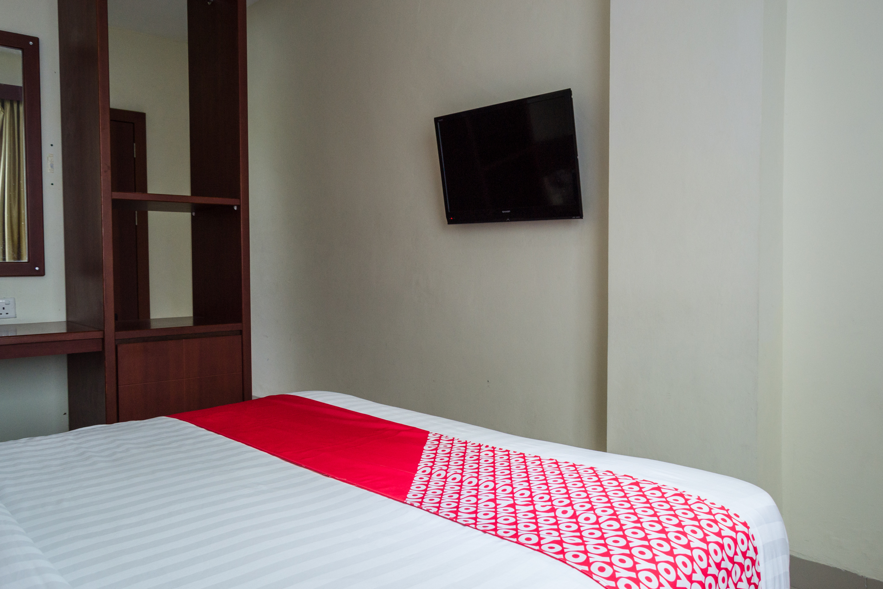 OYO 775 Aviari Hotel 30/50