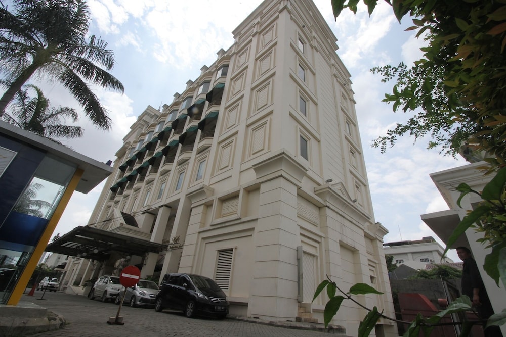 Roosseno Plaza (Ex Oktroi Plaza) 33/38
