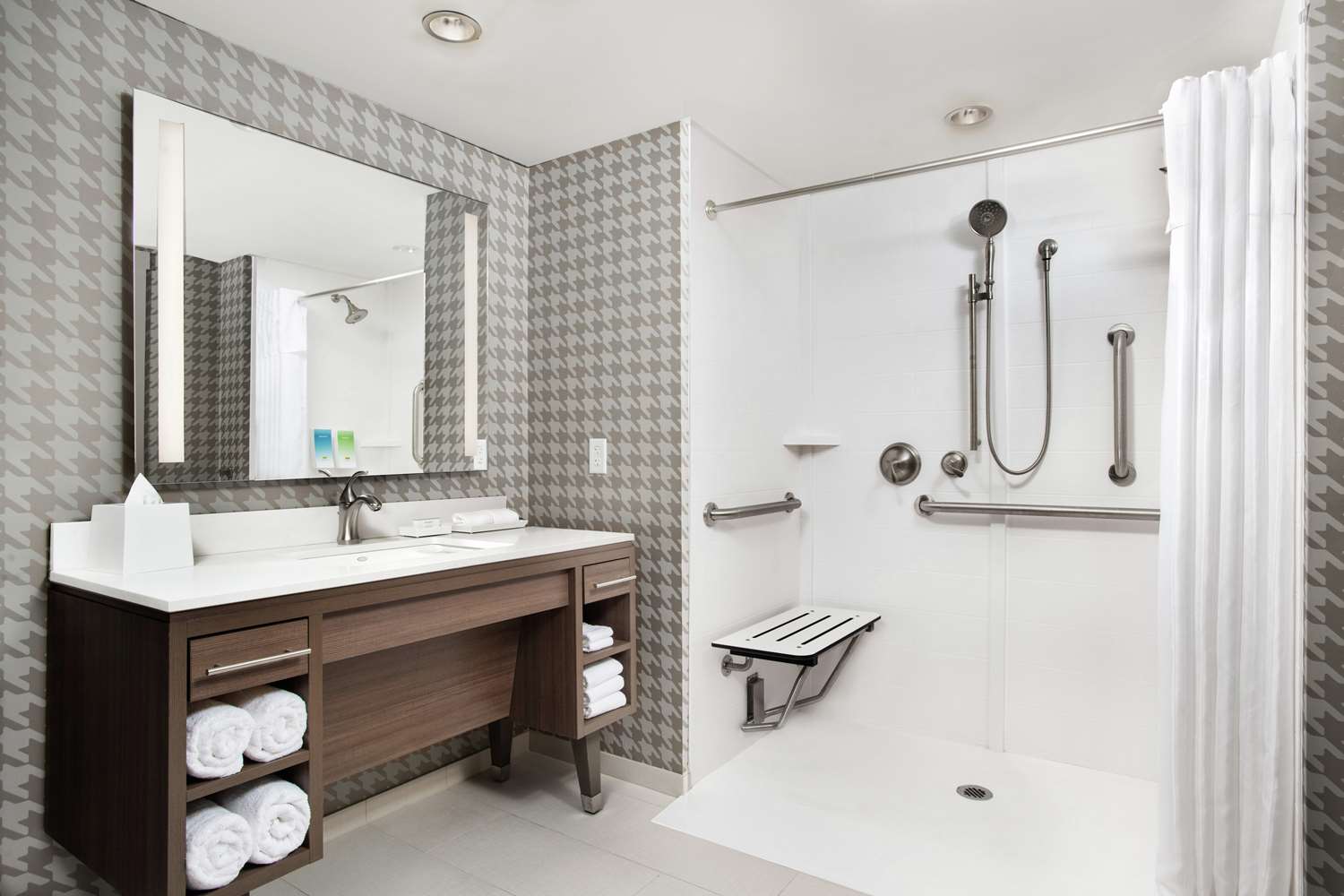 Home2 Suites By Hilton Long Island Brookhaven 20/20