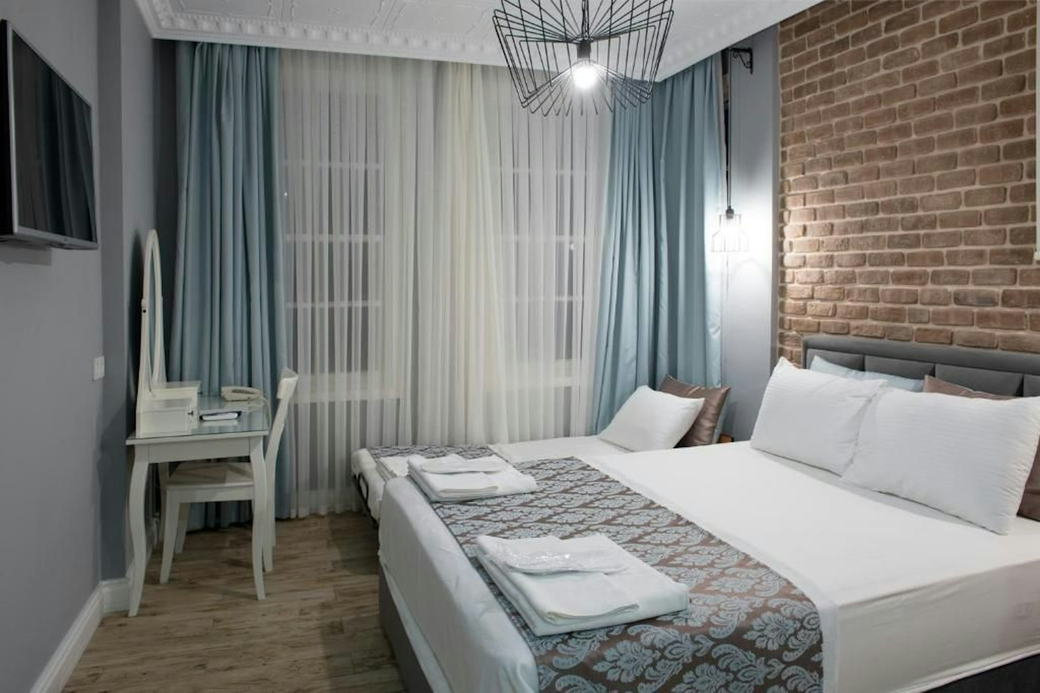Luna Boutique Hotel 6/19