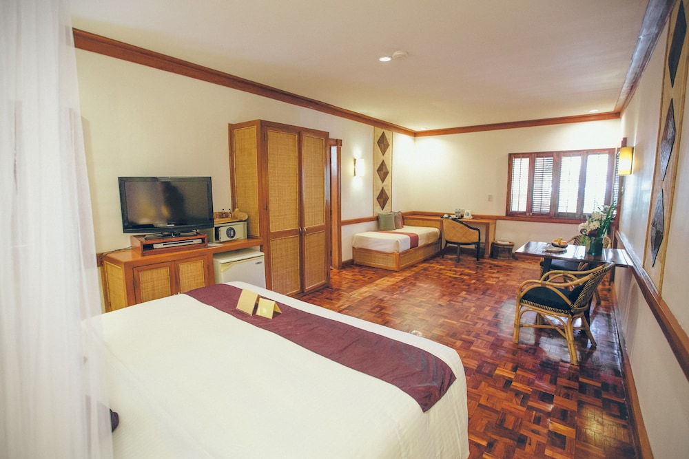 FRIDAYS BORACAY RESORT 10/50