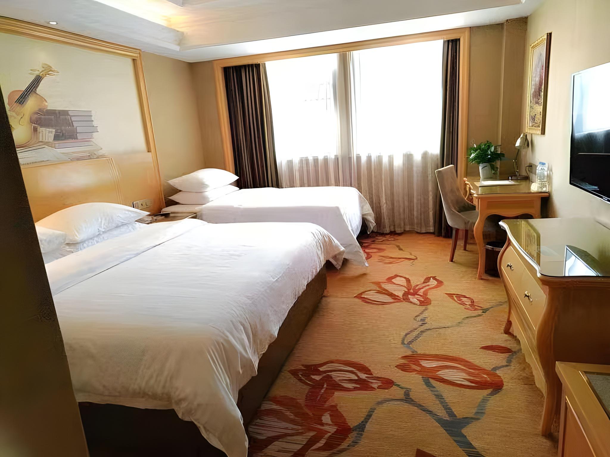 Vienna International Hotel (Enshi Cultural Center Airport) 19/39