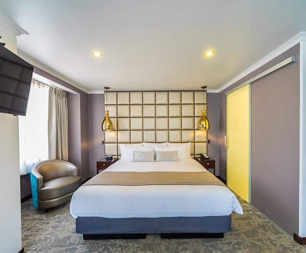 Ritz Apart Hotel 12/48