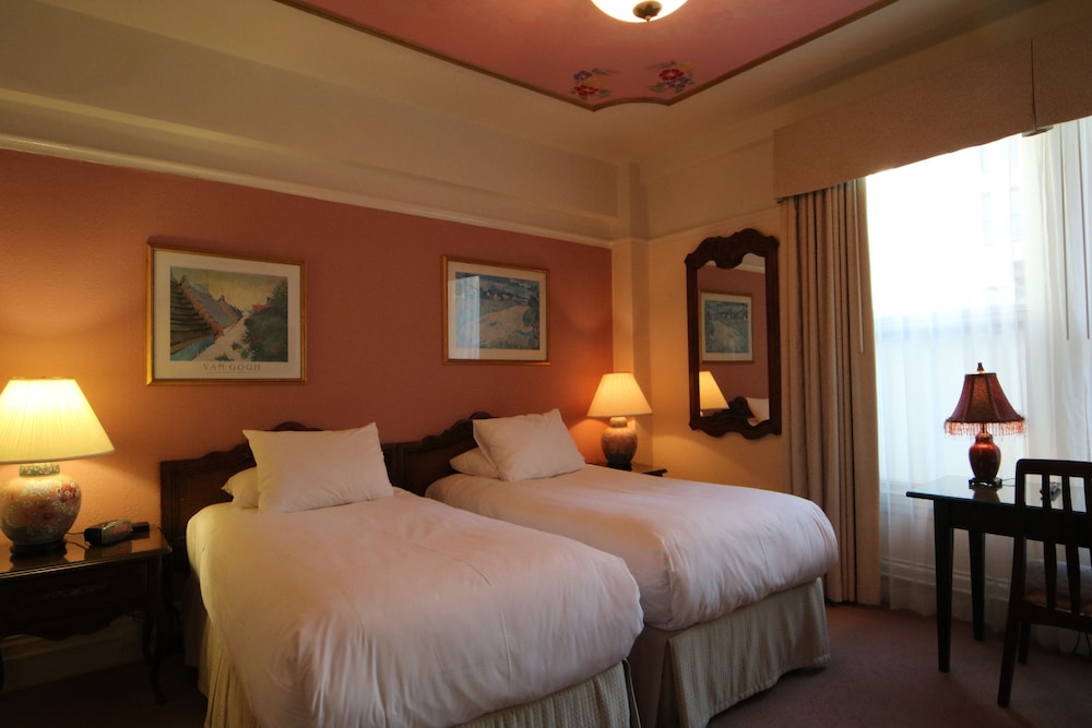 Cornell Hotel de France 22/38
