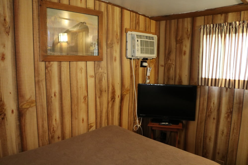 Red Caboose Motel 22/50