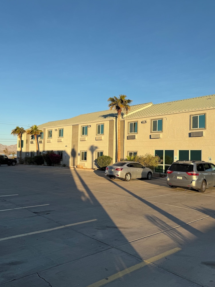 Motel 6 Lake Havasu City Lakeside 26/34