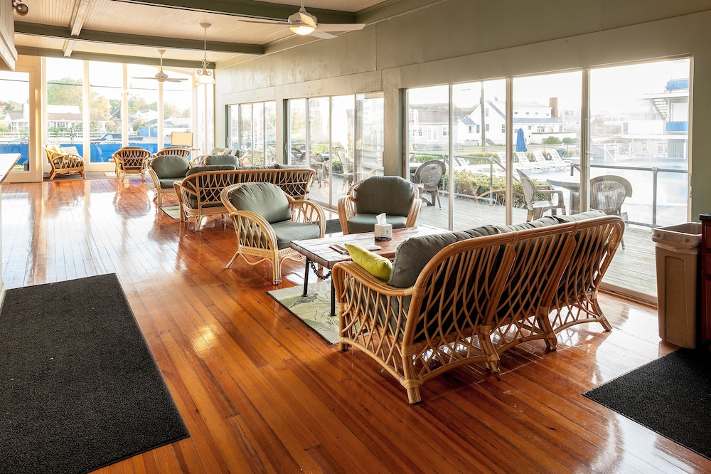 Pleasant View Inn 40/55