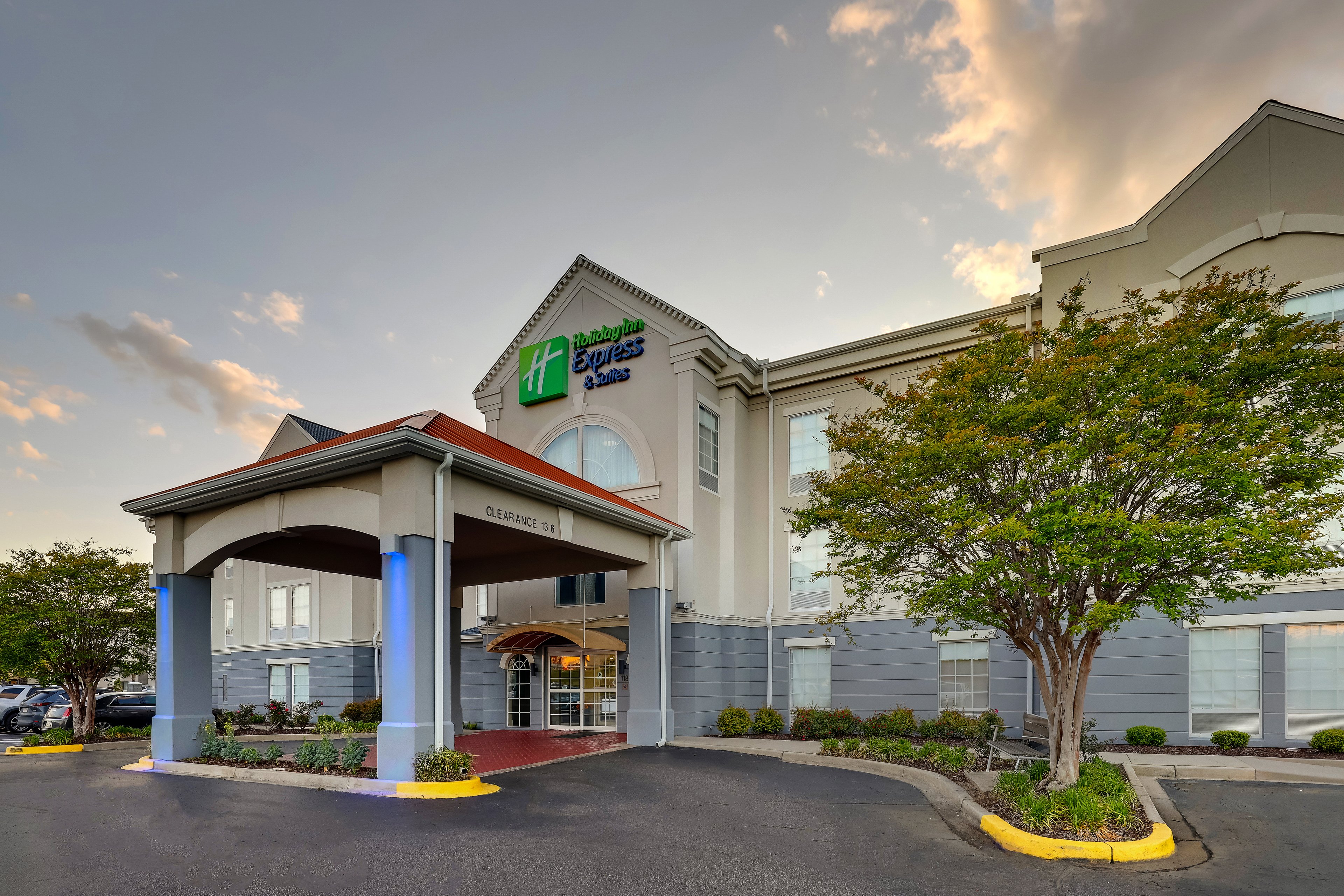 Holiday Inn Express Hotel Suites Orangeburg 56/61