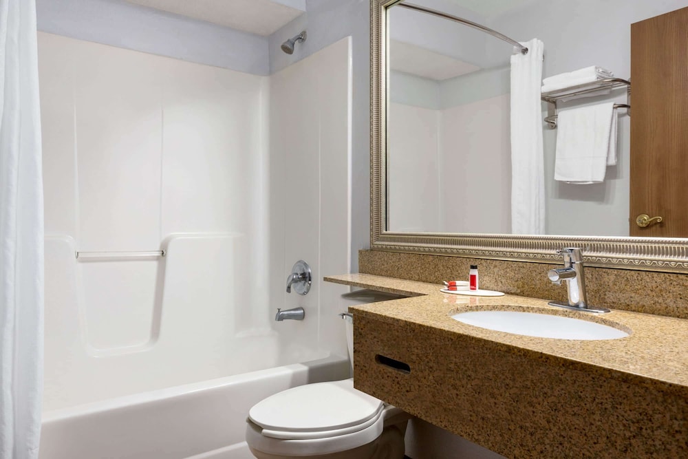 Microtel Inn Suites By Wyndham Lincoln 23/57