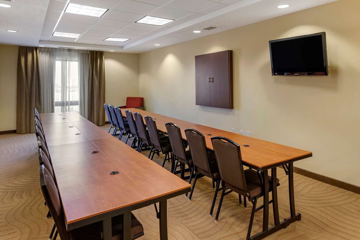 Comfort Inn & Suites Tooele-Salt Lake City 27/34