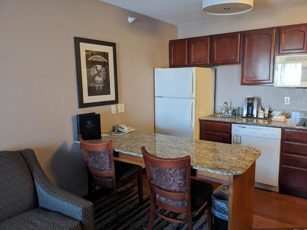 GrandStay Residential Suites Hotel- Saint Cloud 32/45