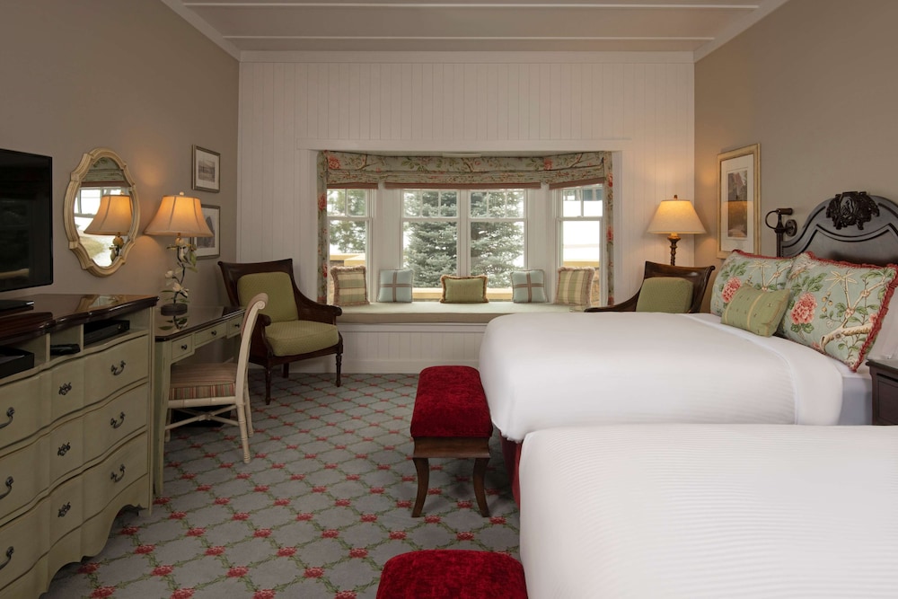 THE BROADMOOR 48/73