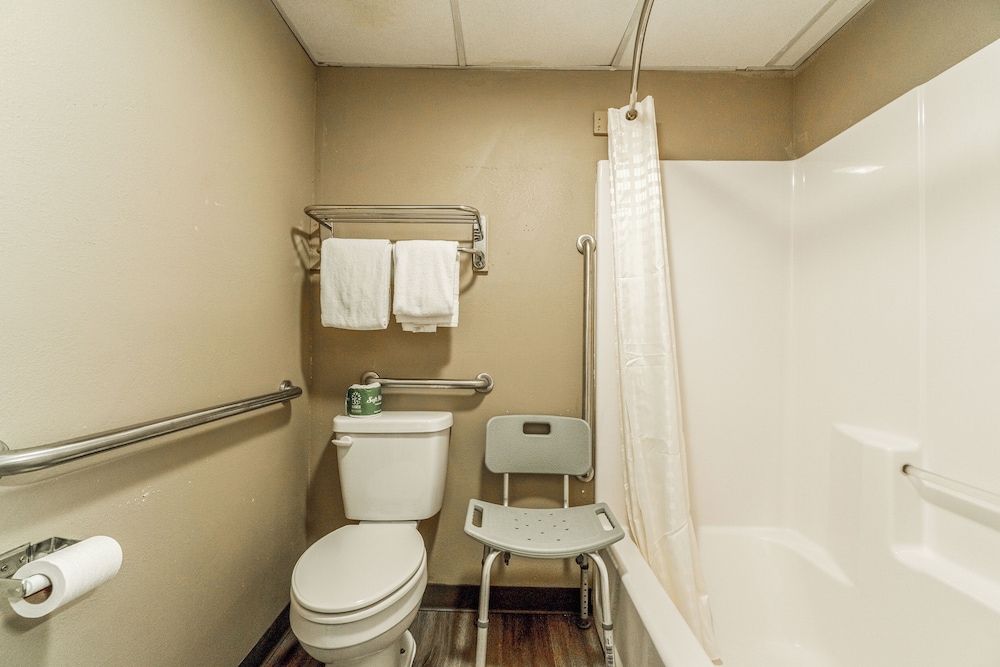 Deluxe Inn & Suites By OYO Miami OK 45/51