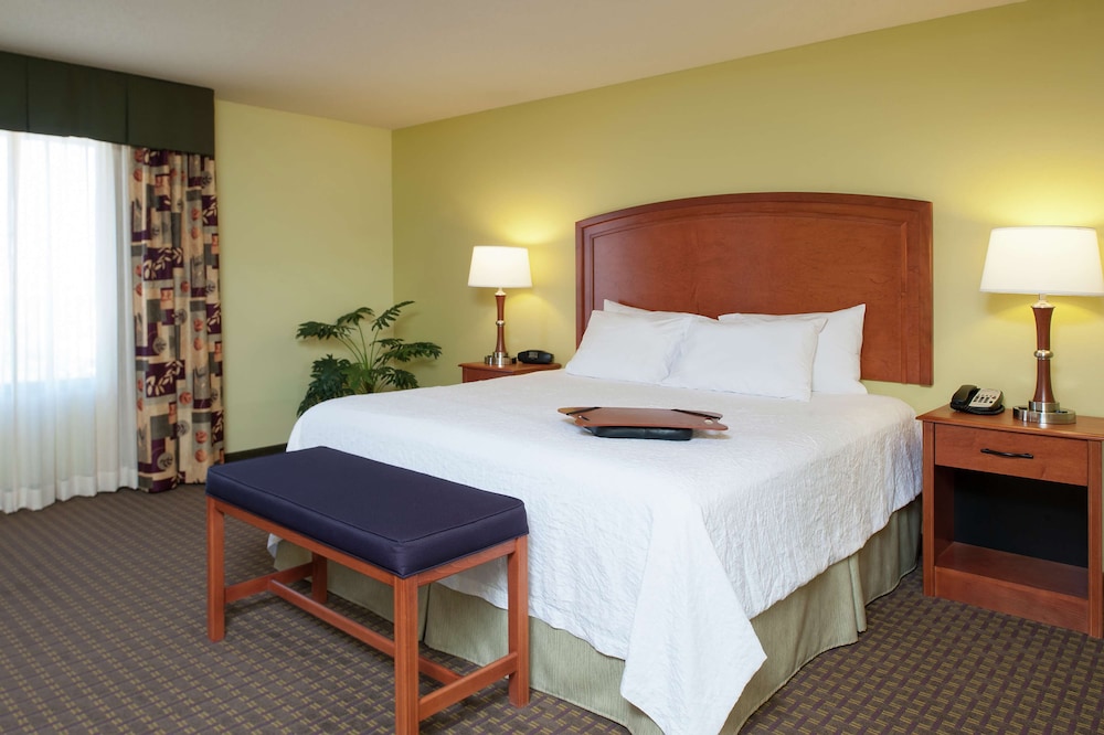Hampton Inn Macomb 20/63