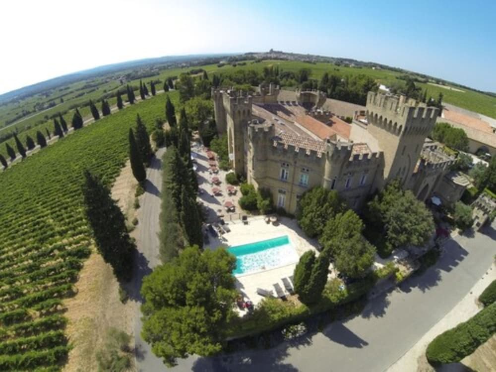 Host Du Chateau Des Fines Roches 33/40