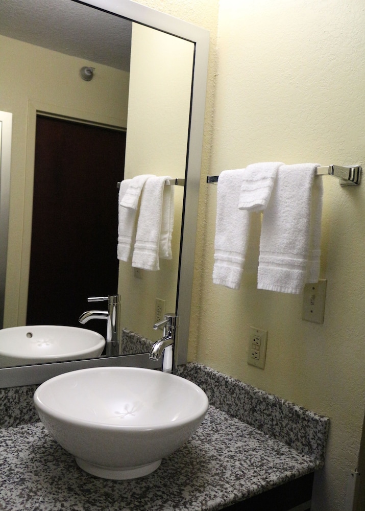 Best Western Knoxville Suites - Downtown 15/39