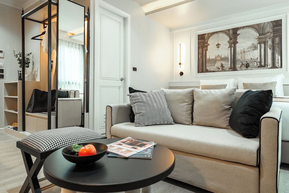 Chateau Du Village Patong 44/65