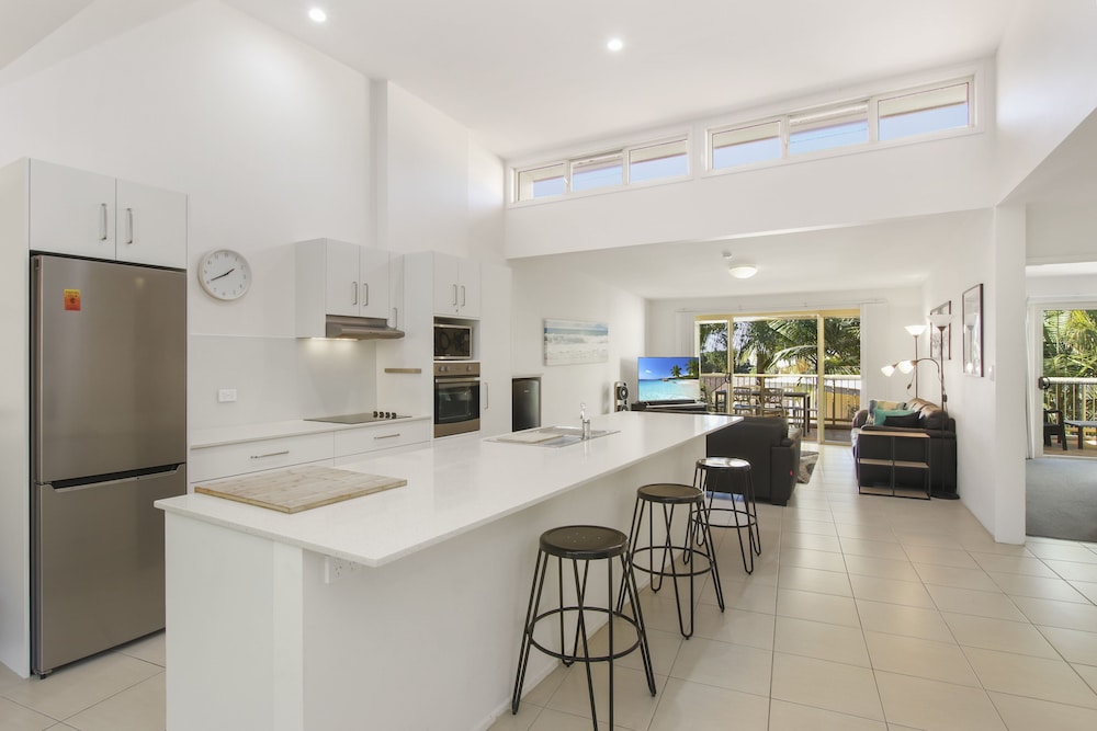 Headland Beach Resort 51/69