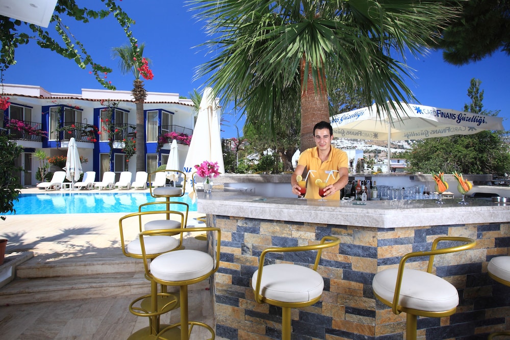 Catamaran Hotel 39/55