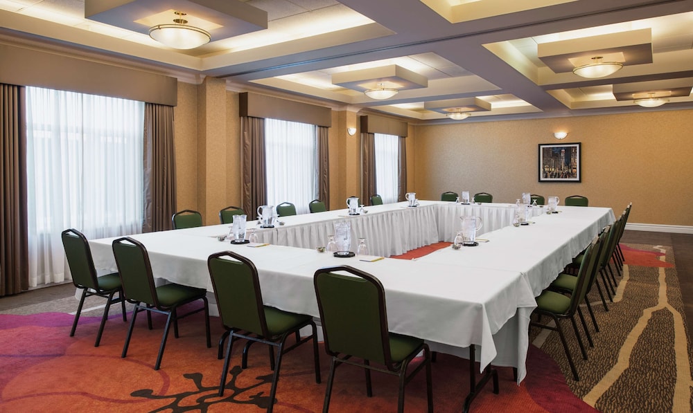 Hilton Garden Inn West Edmonton 43/47