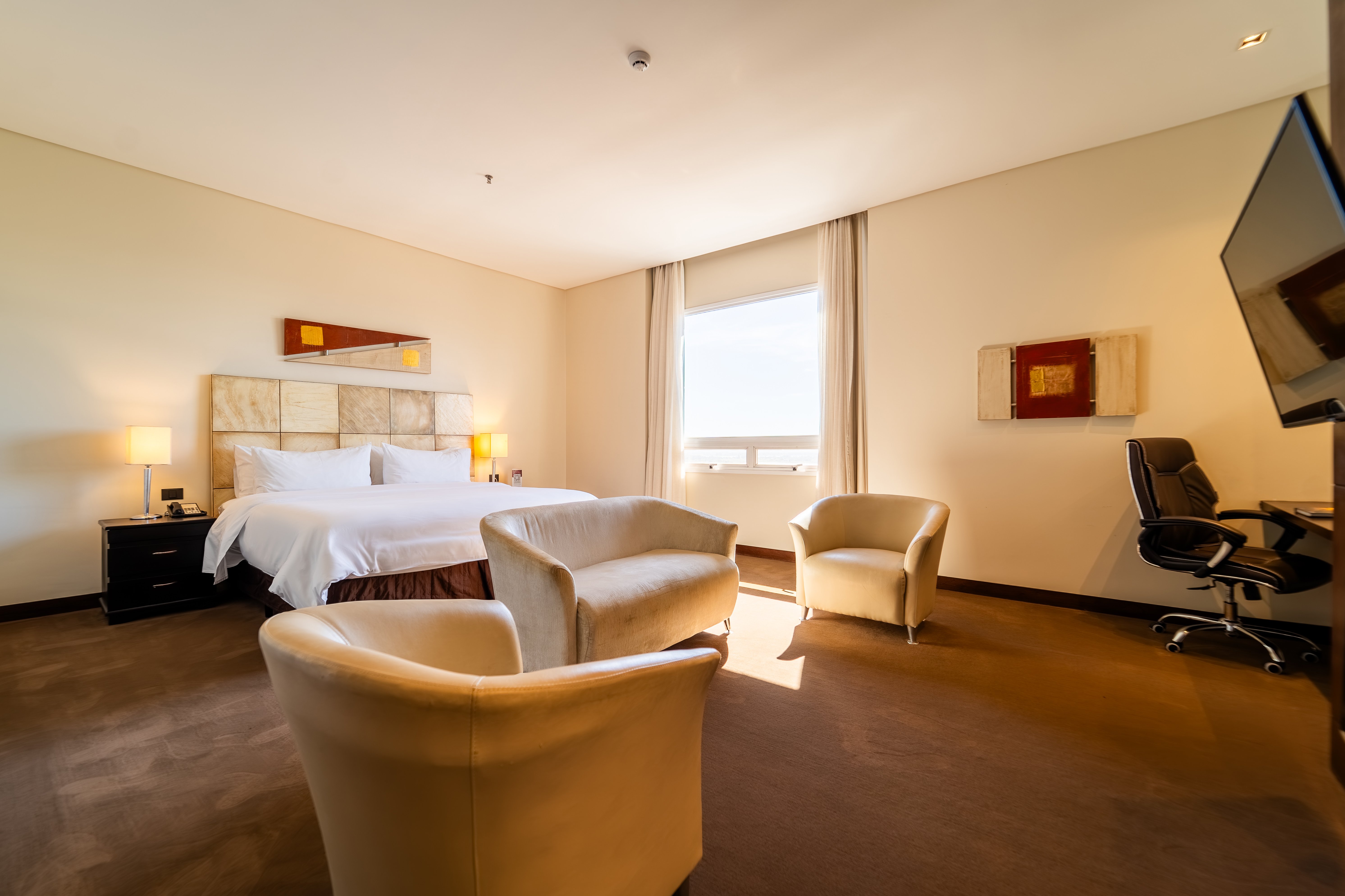 Crowne Plaza Asuncion 24/73