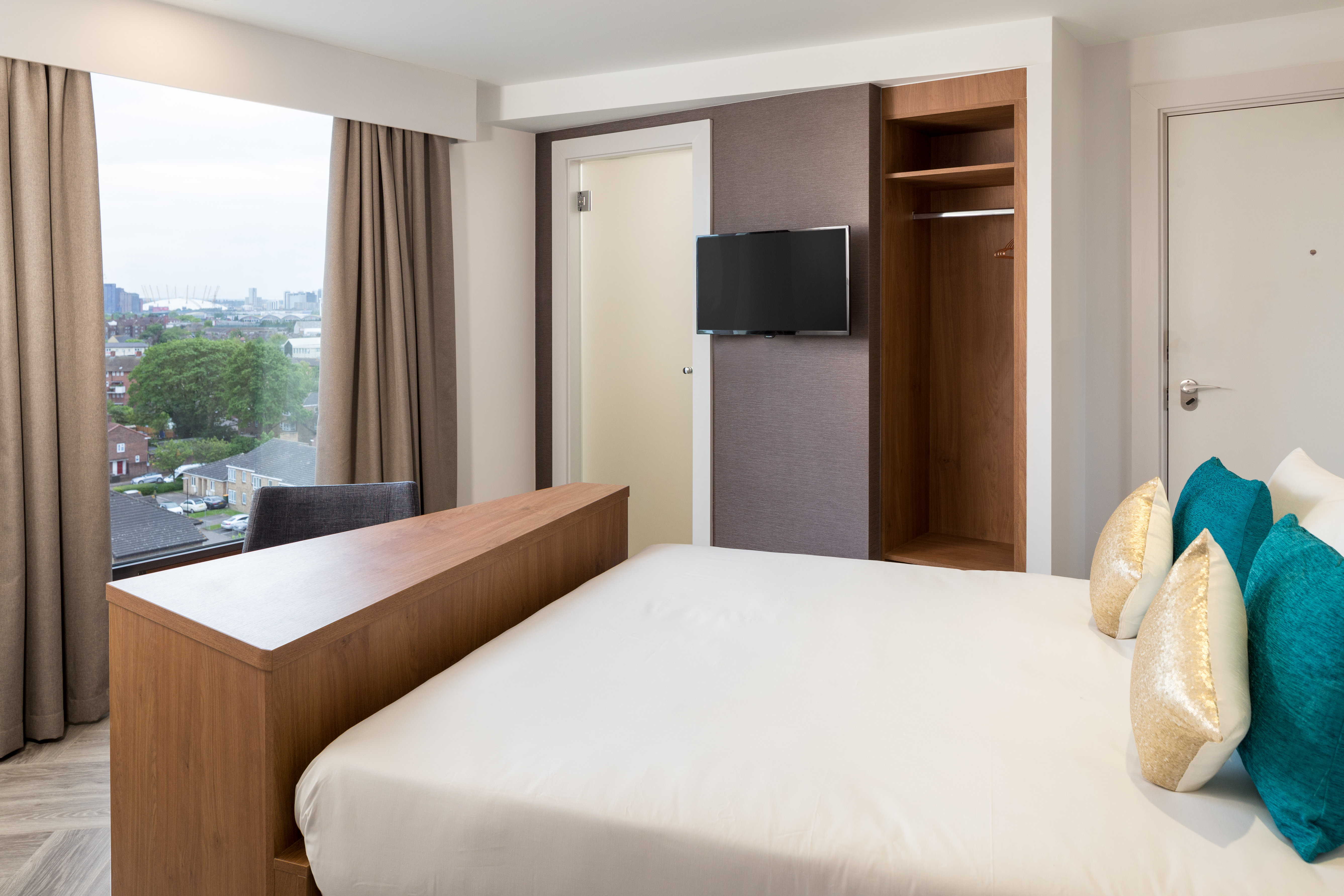 Roomzzz London Stratford 4/18