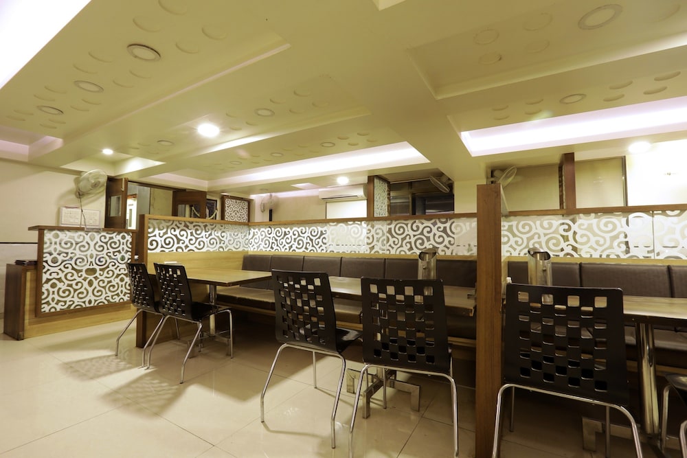 Hotel Sai Grand Castle Inn 33/38